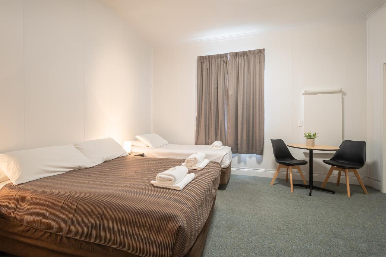 Bridge Hotel Сміттон Екстер'єр фото