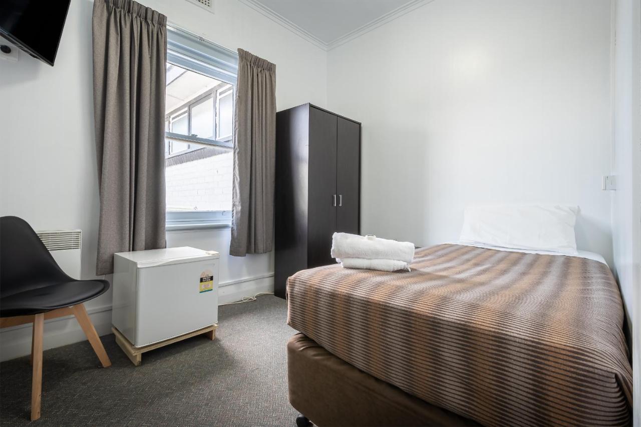 Bridge Hotel Сміттон Екстер'єр фото