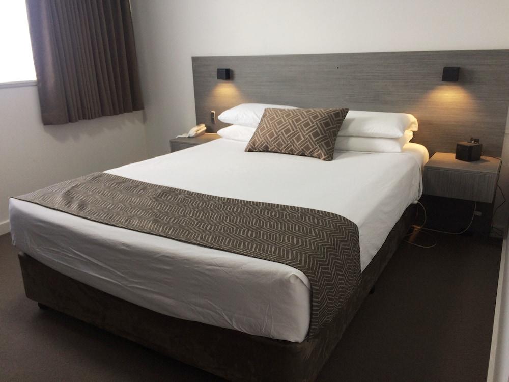 Bridge Hotel Сміттон Екстер'єр фото