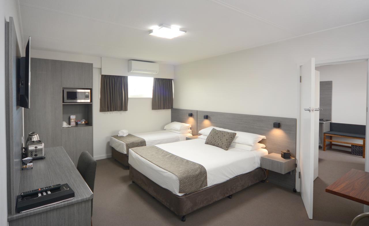 Bridge Hotel Сміттон Екстер'єр фото